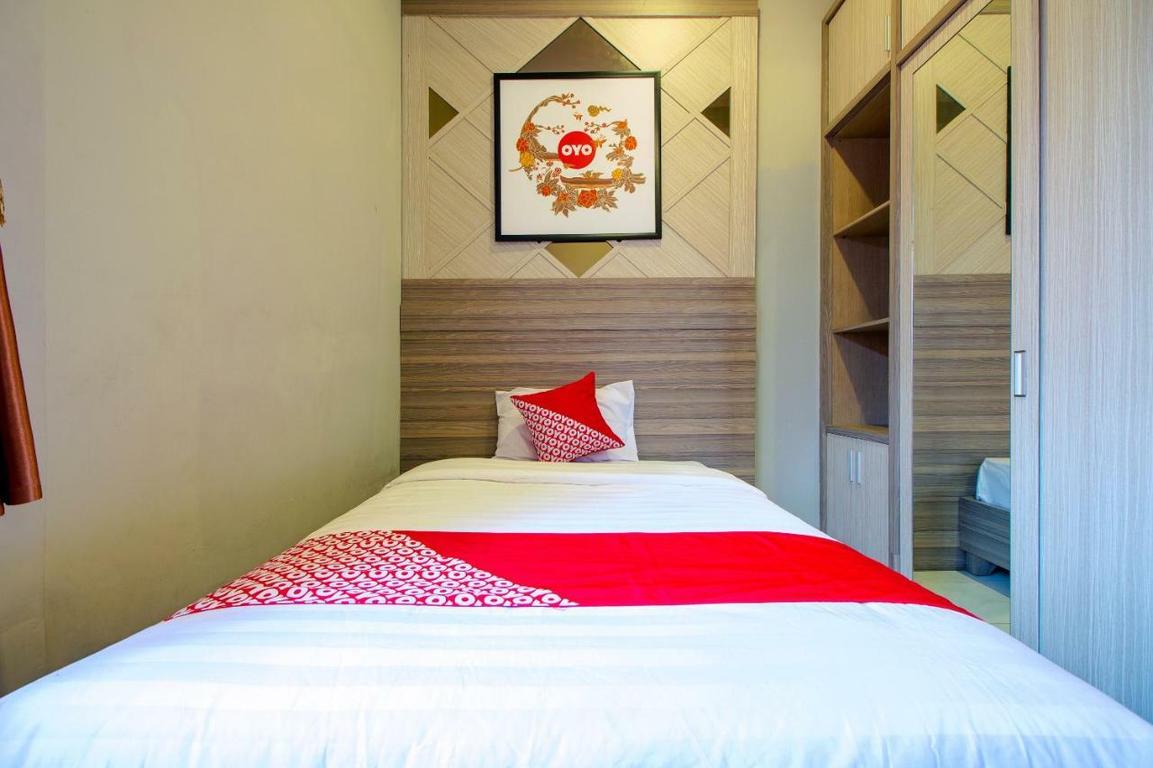 Oyo 1195 The Doctor'S Guest House Syariah Kejayan Exterior foto