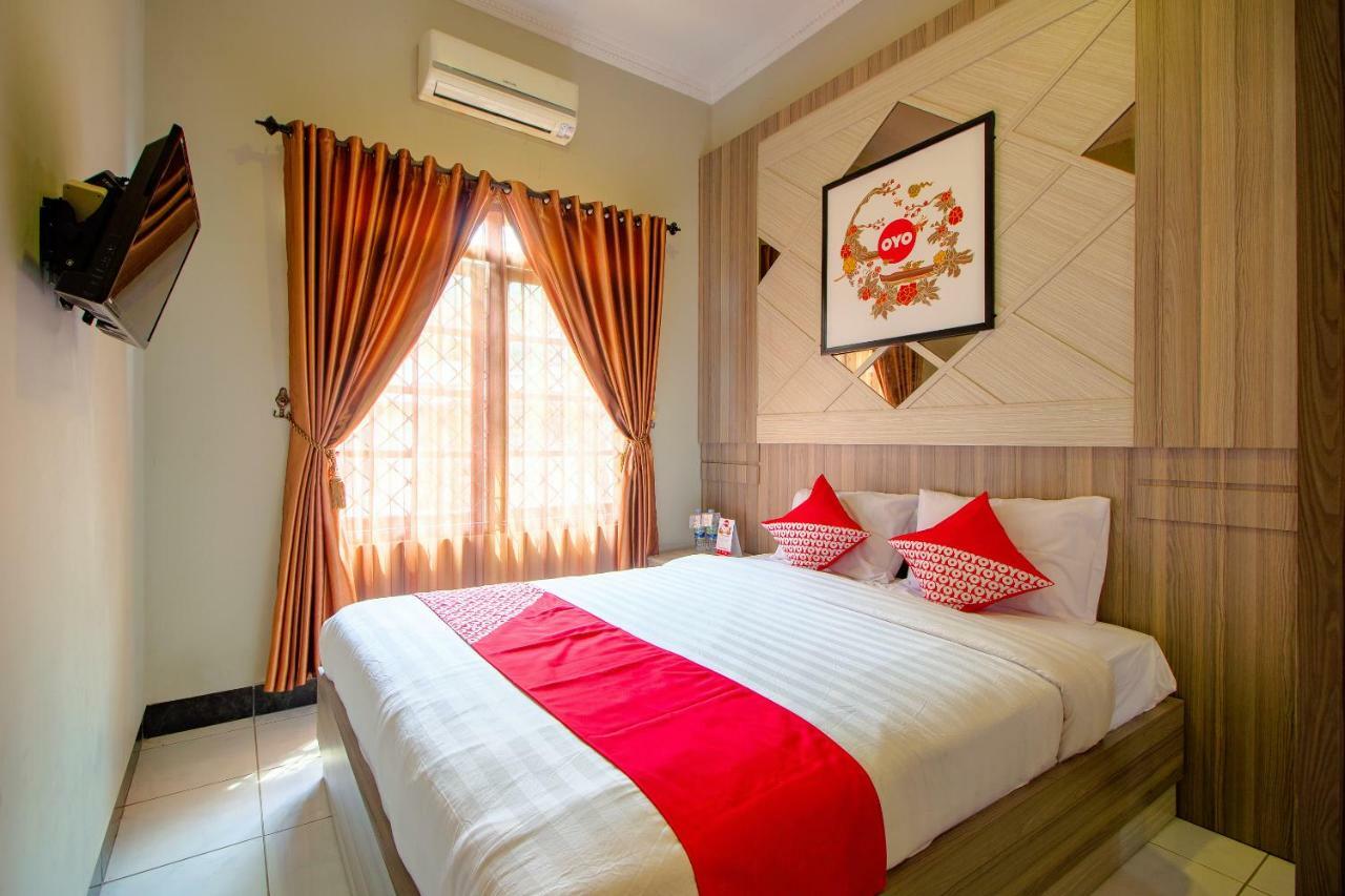 Oyo 1195 The Doctor'S Guest House Syariah Kejayan Exterior foto