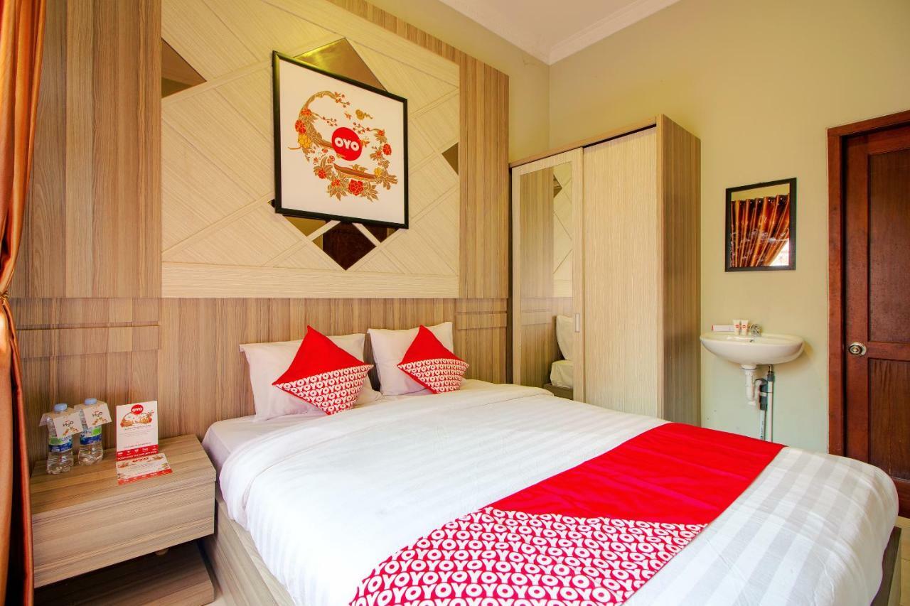 Oyo 1195 The Doctor'S Guest House Syariah Kejayan Exterior foto