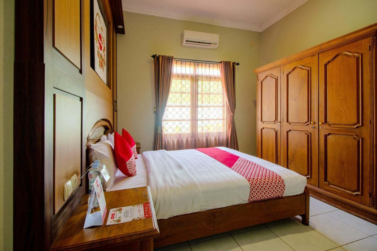 Oyo 1195 The Doctor'S Guest House Syariah Kejayan Exterior foto