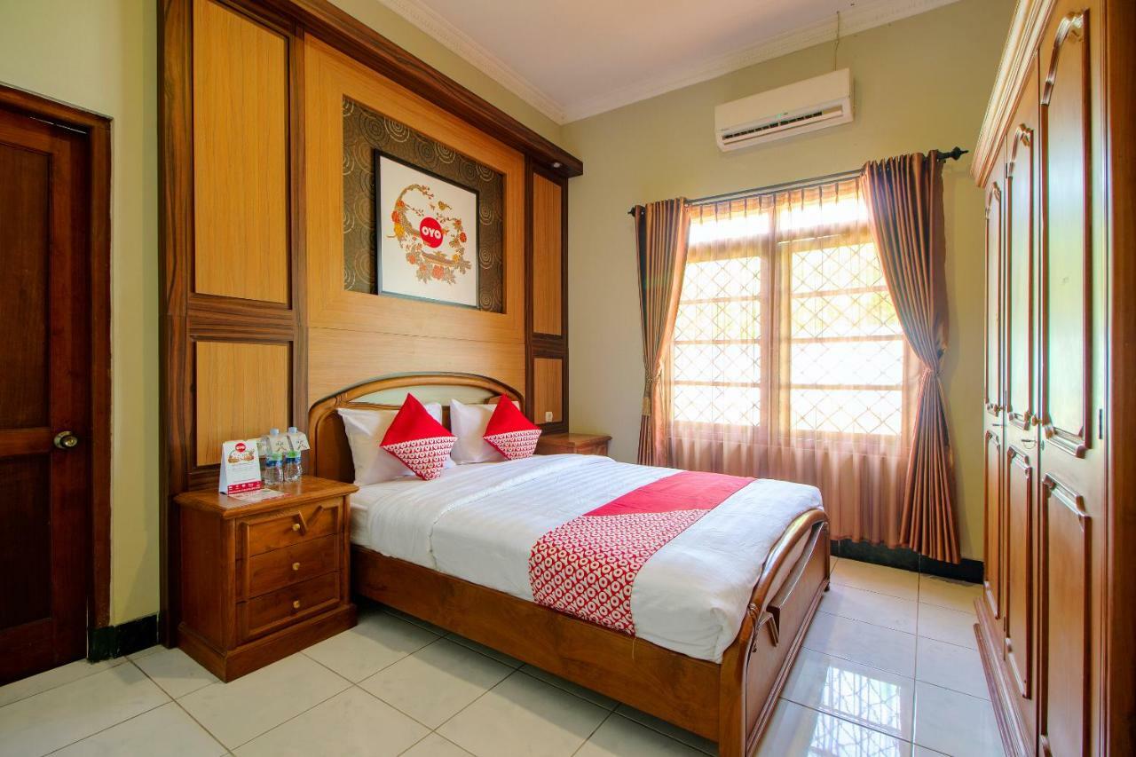 Oyo 1195 The Doctor'S Guest House Syariah Kejayan Exterior foto