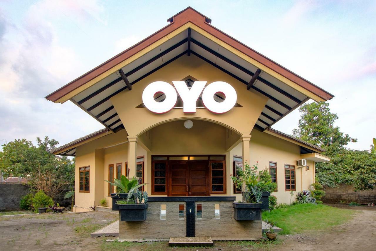 Oyo 1195 The Doctor'S Guest House Syariah Kejayan Exterior foto