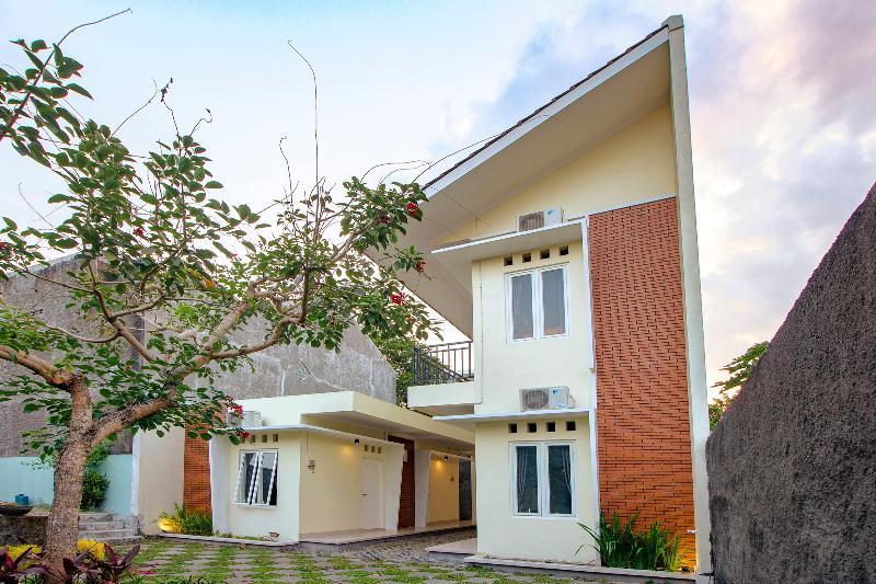 Oyo 1195 The Doctor'S Guest House Syariah Kejayan Exterior foto
